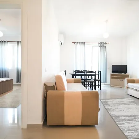 Kalpazo Golemi Apartment Golem (Tirana)