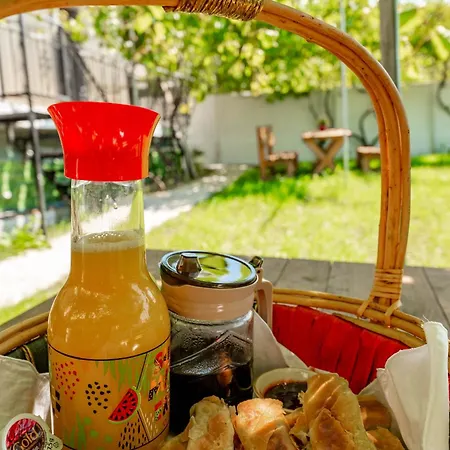 Daire Kalpazo Kaya Golem (Tirana)